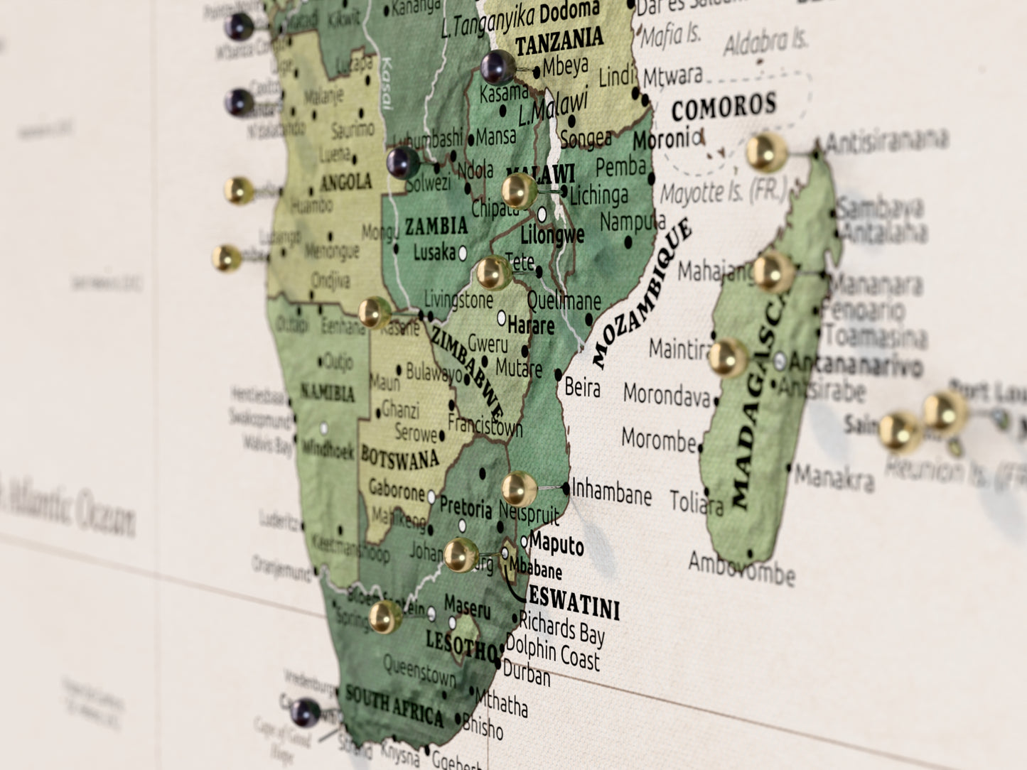 Personalizowana Mapa świata na płótnie w formie tablicy korkowej z pinezkami - Green Garden