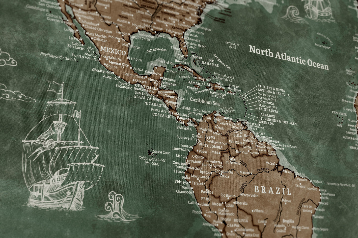 Personalizowana Mapa świata na płótnie w formie tablicy korkowej z pinezkami - Explorer's Green